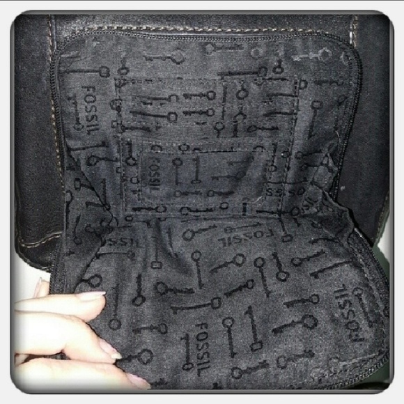 Genuine Black Leather Fossil Organizer Crossbody - Picture 2 of 5